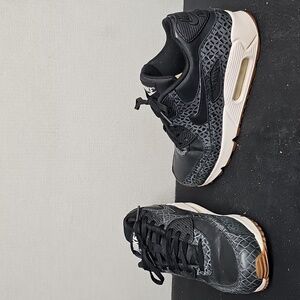 NIKE AIRMAX 90 PREMIUM WOMENS SNEAKERS BFPM-02-007